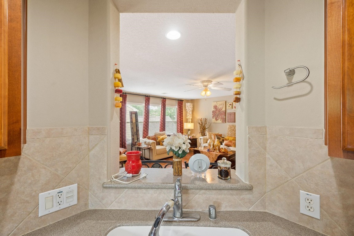 13600 Breton Ridge Street, Unit 25E Houston, TX 77070 - Photo 13 of 39