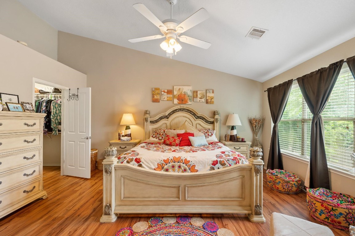 13600 Breton Ridge Street, Unit 25E Houston, TX 77070 - Photo 21 of 39 a living room with furniture and a large window