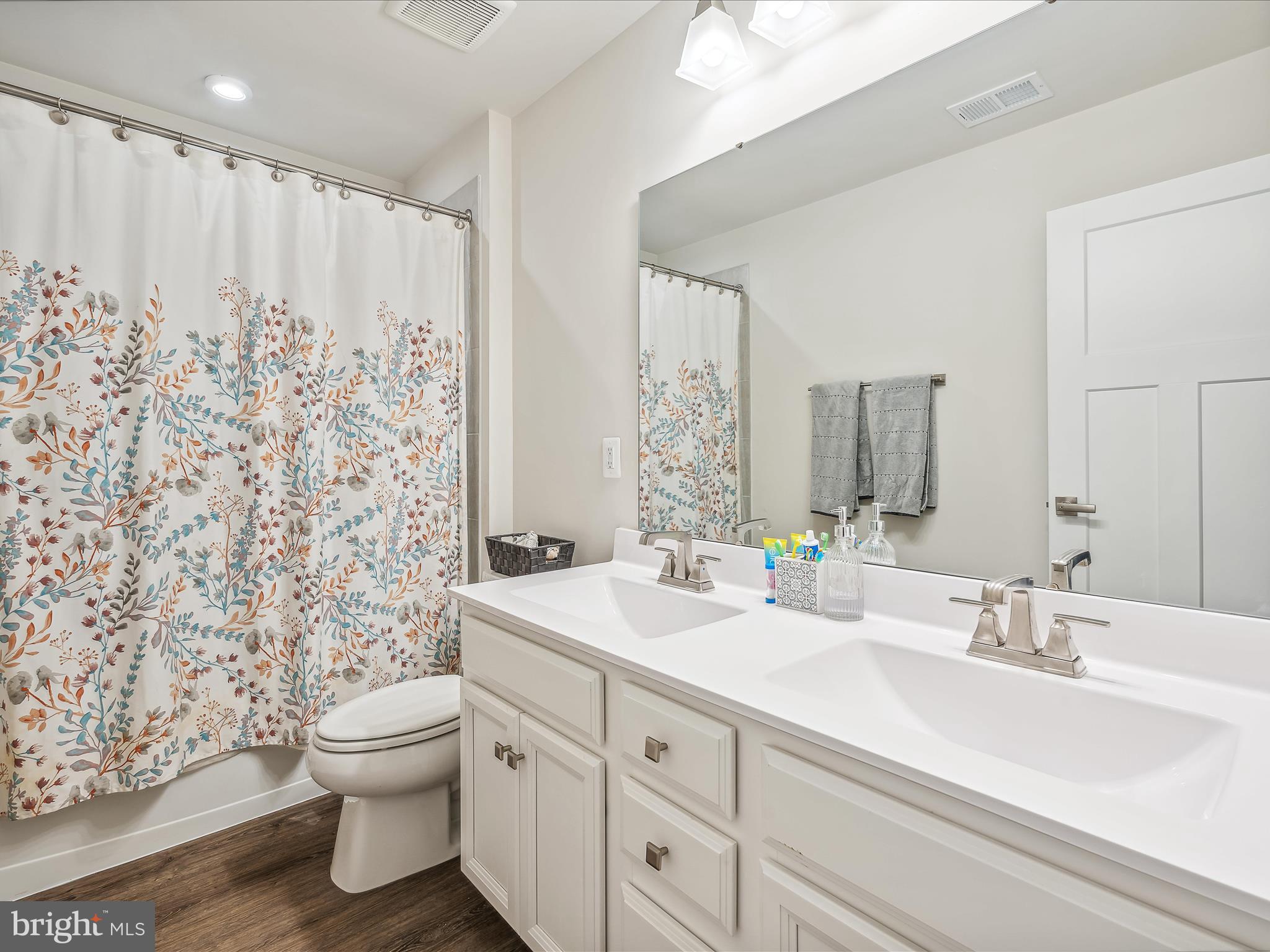 472 Rushbrook Road Martinsburg, WV 25403 - Photo 28 of 48 Upstairs Bathroom