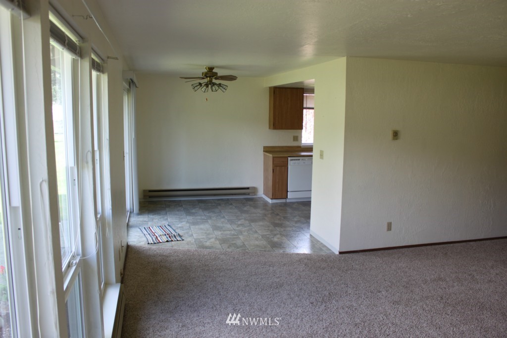 4042 Dyes Inlet Road Northwest Bremerton, WA 98312 - Photo 10 of 15 Gallery Image 10