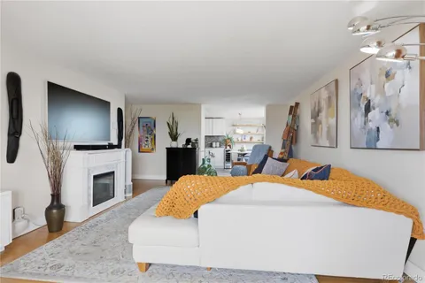 $348,950 | 1155 Ash Street, Unit 806, Denver, CO 80220