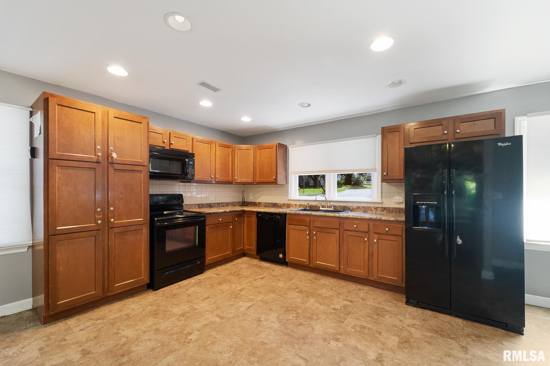 6 Mclean Lane Springfield, IL 62704 - Photo 14 of 30