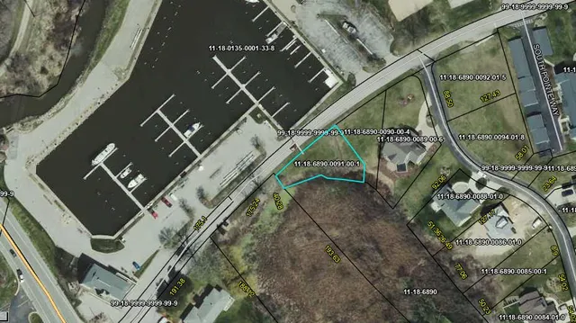 $39,000 | 944 Eagle Point Drive, St. Joseph, MI 49085