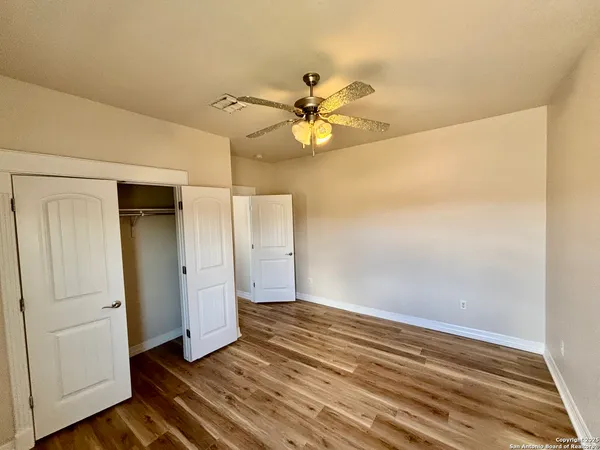 $2,400 | 2607 Seal Pointe, Converse, TX 78109