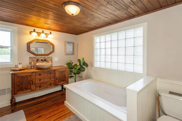 $624,999 | 113 Dolly Drive, Mabank, TX 75156