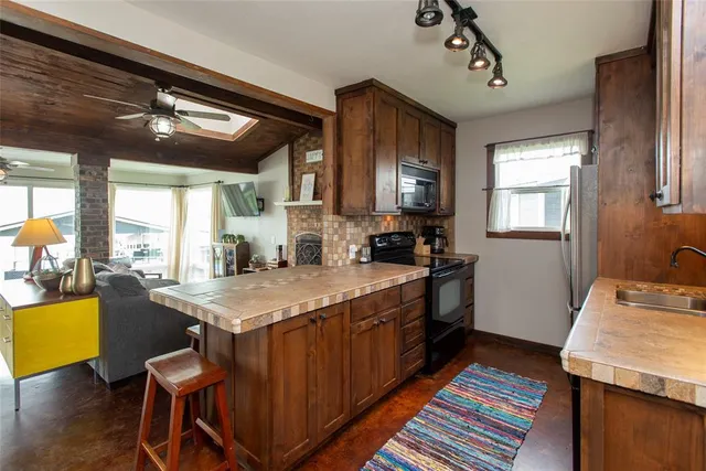 $624,999 | 113 Dolly Drive, Mabank, TX 75156