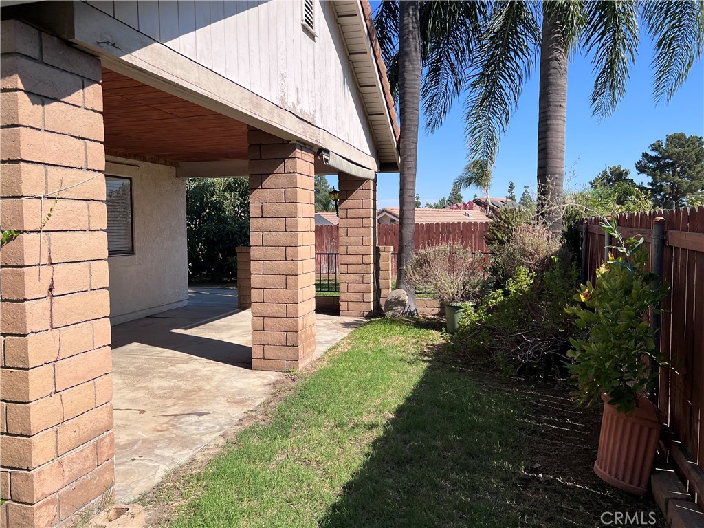 Side patio