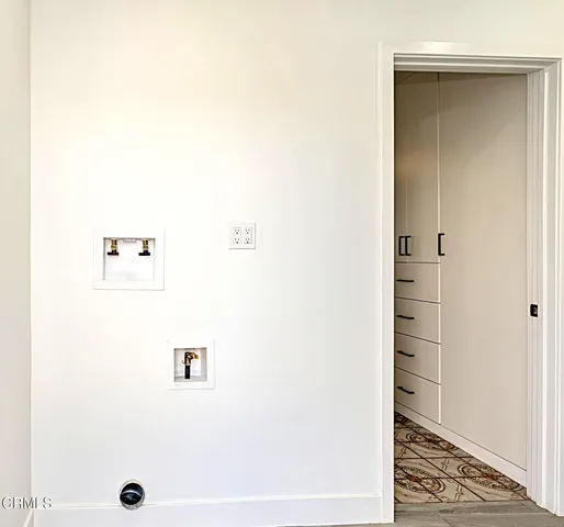 $3,300 | 1121 La Puerta Street, Los Angeles, CA 90023