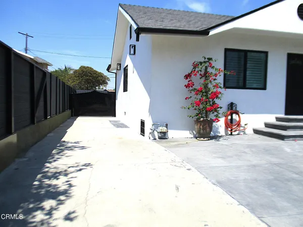 $3,300 | 1121 La Puerta Street, Los Angeles, CA 90023