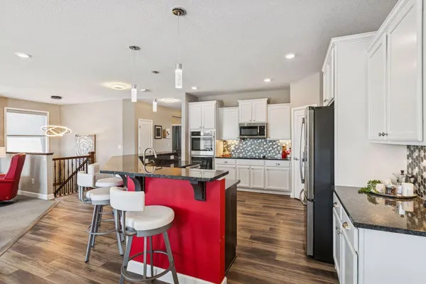 $699,900 | 11071 Sundance Ridge, Dayton, MN 55369