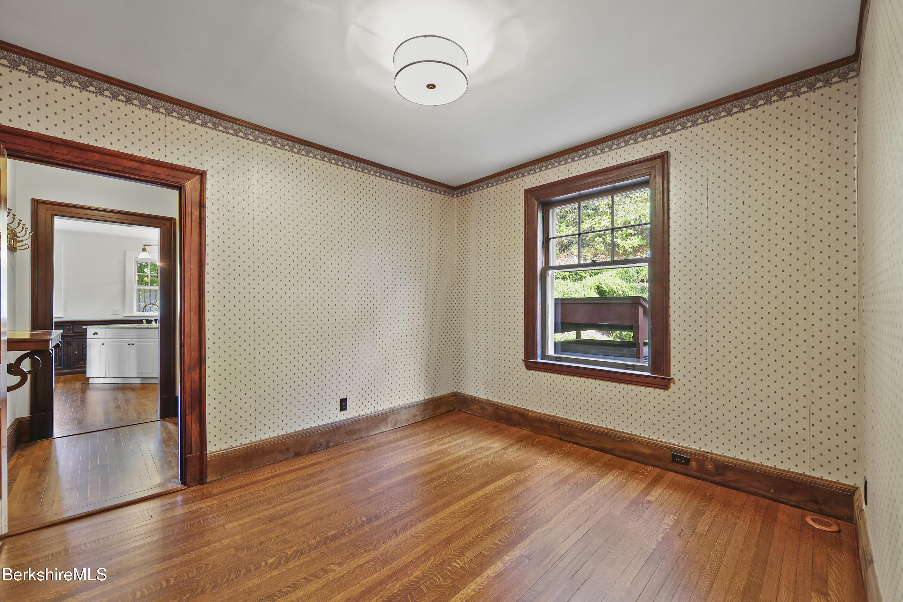 5 Crofut Street Pittsfield, MA 01201 - Photo 21 of 61 Breakfast Nook or Office