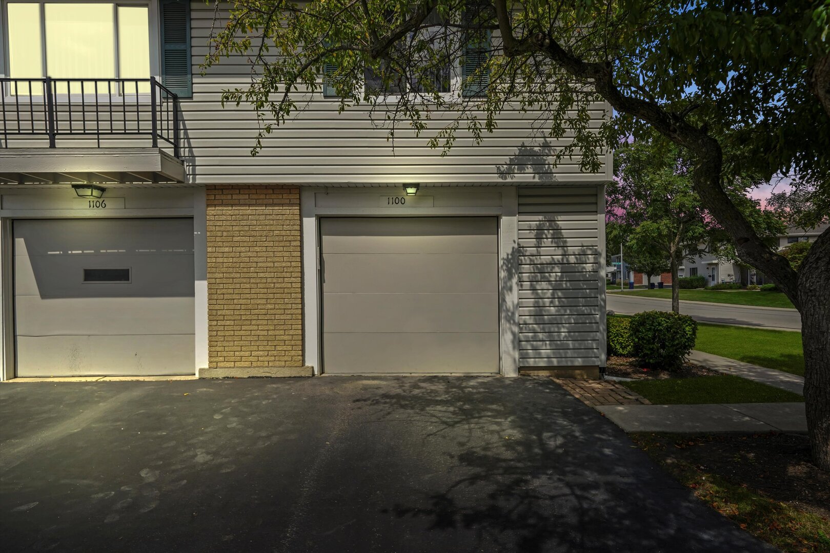 1100 Stoughton Court, Unit 1711 Schaumburg, IL 60193 - Photo 17 of 20 a view of outdoor space and yard