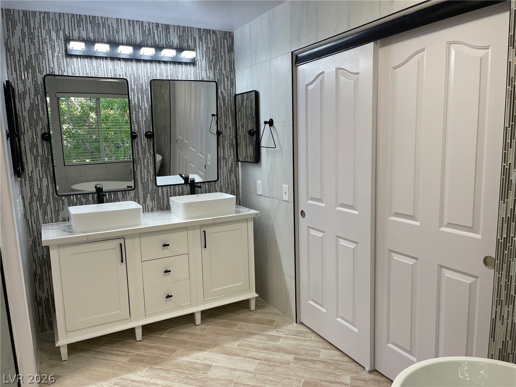 1194 Stormy Valley Road Las Vegas, NV 89123 - Photo 15 of 31 PRIMARY BATHROOM