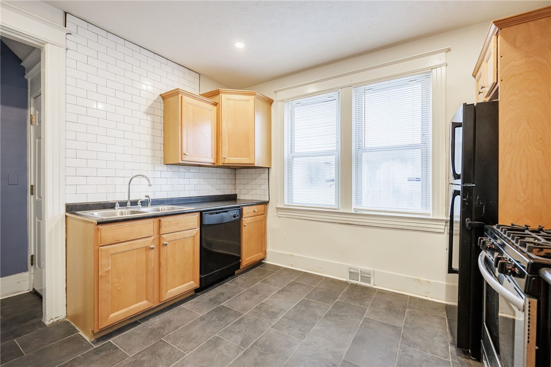 336 Melville Street Rochester, NY 14609 - Photo 22 of 29