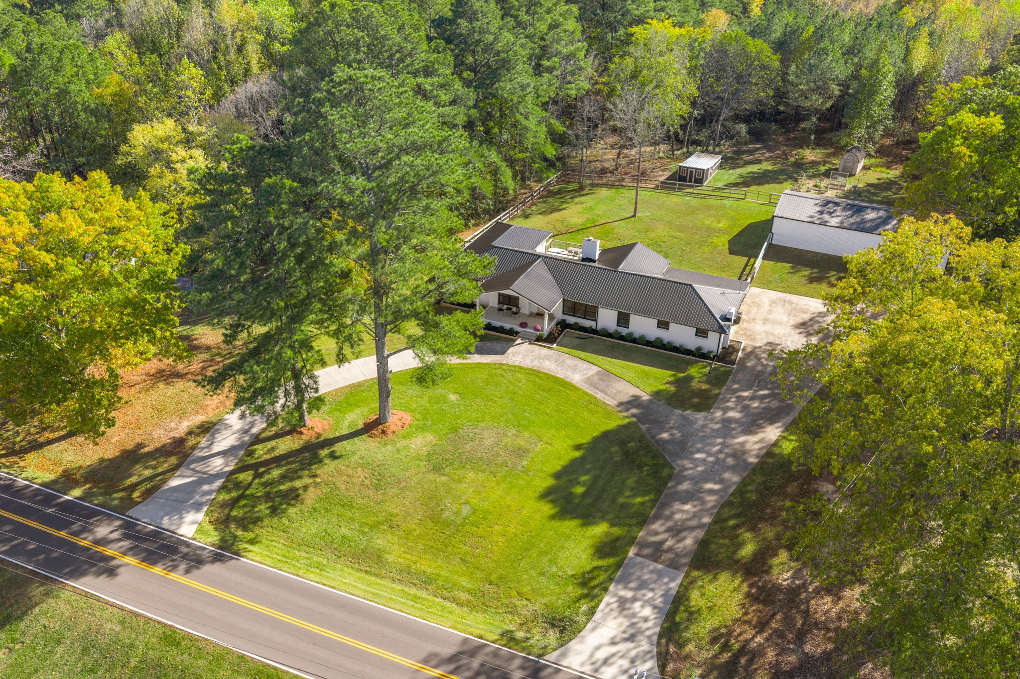 412 Belmont Road Clarksville, TN 37040 - Photo 4 of 60