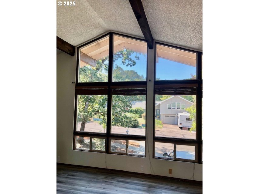 2765 Almaden Street Eugene, OR 97405 - Photo 4 of 24 a view of an entryway