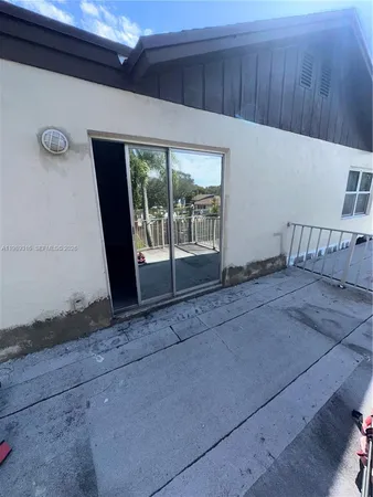 $2,400 | 3201 Northwest 4th Terrace, Unit 61, Pompano Beach, FL 33064