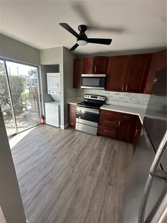 $2,400 | 3201 Northwest 4th Terrace, Unit 61, Pompano Beach, FL 33064