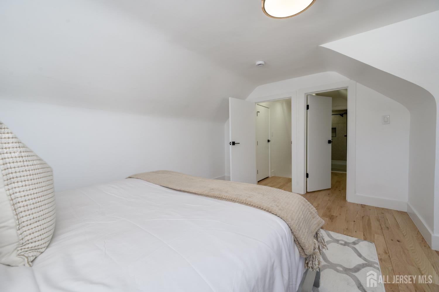 341 Forest Drive Union, NJ 07083 - Photo 28 of 44