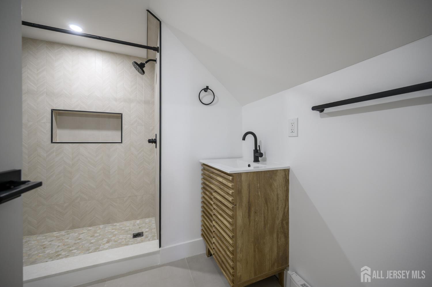 341 Forest Drive Union, NJ 07083 - Photo 30 of 44