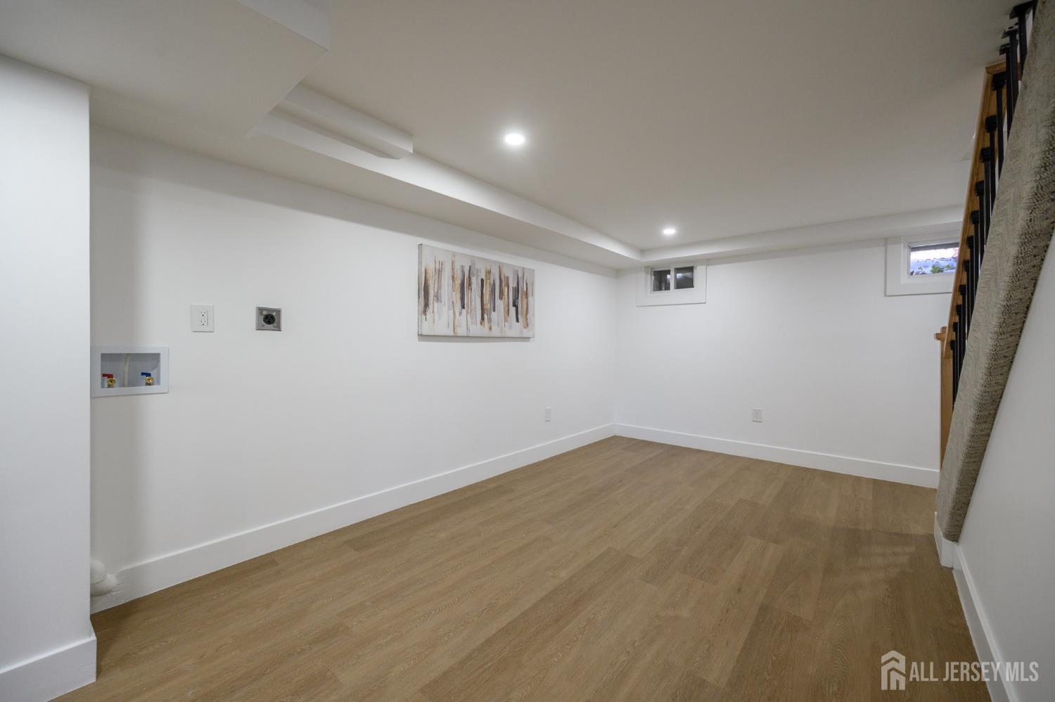 341 Forest Drive Union, NJ 07083 - Photo 33 of 44