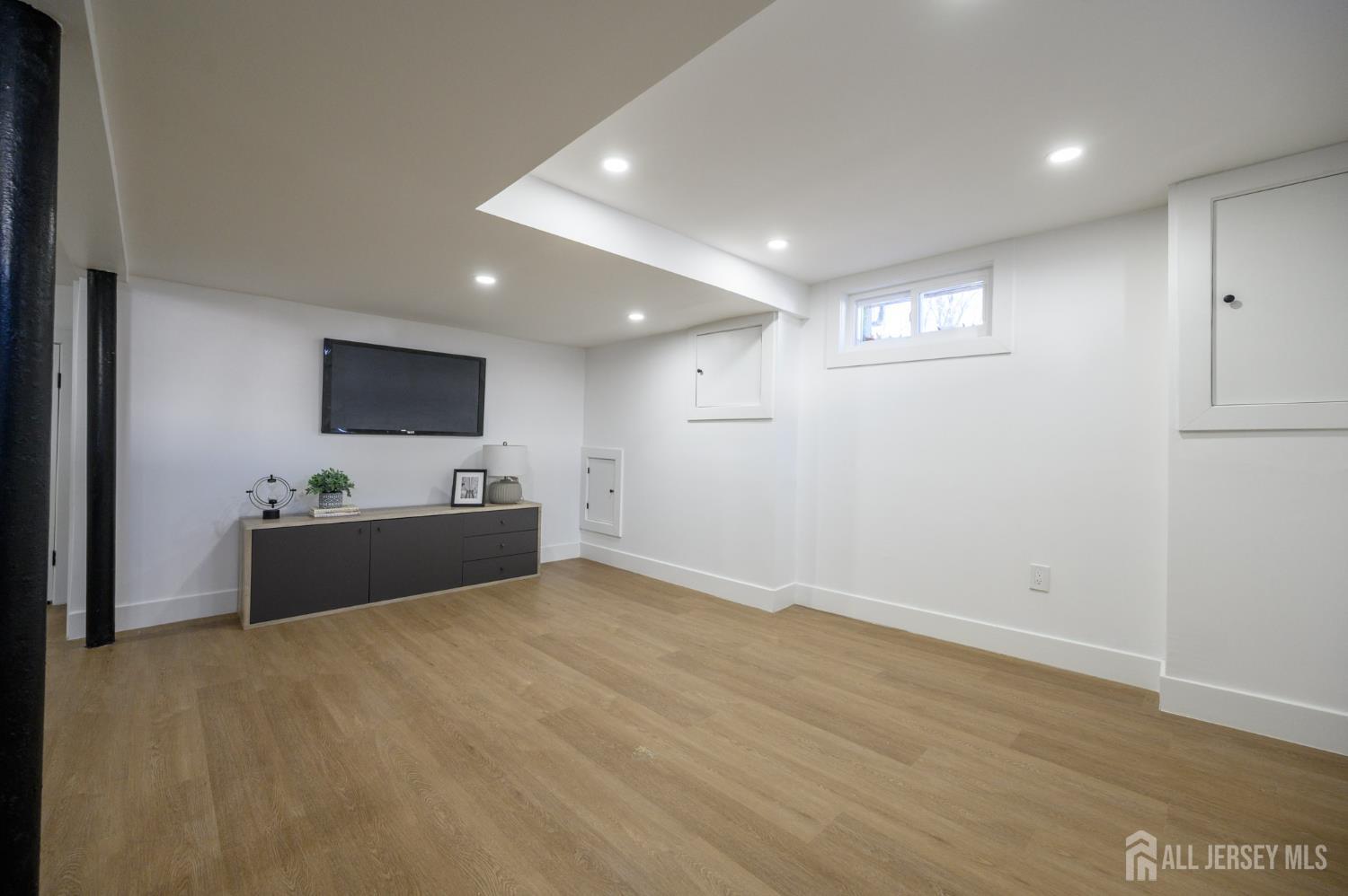 341 Forest Drive Union, NJ 07083 - Photo 35 of 44