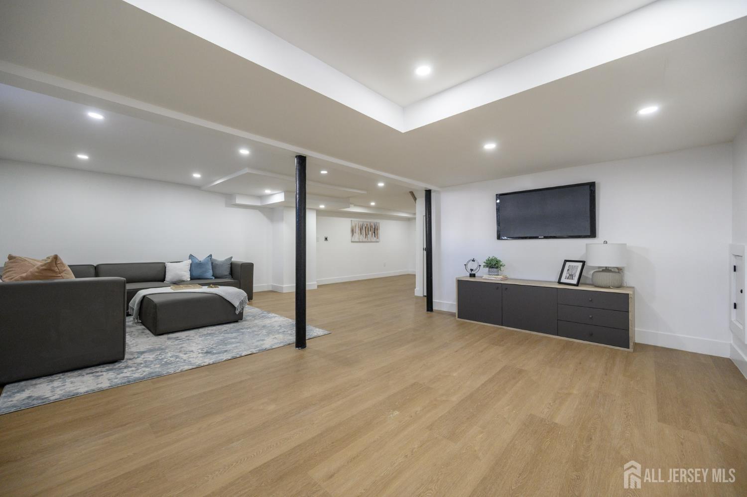 341 Forest Drive Union, NJ 07083 - Photo 38 of 44