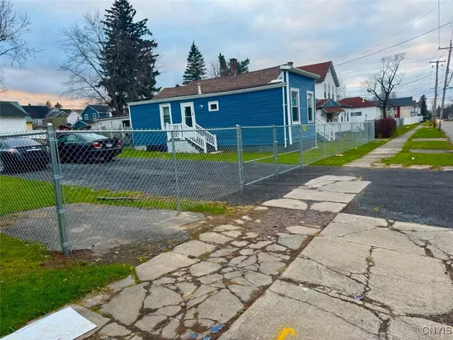 $187,900 | 504 Eagle Street, Utica, NY 13501