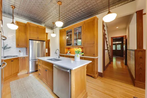 $1,250,000 | 245 North Kenilworth Avenue, Oak Park, IL 60302