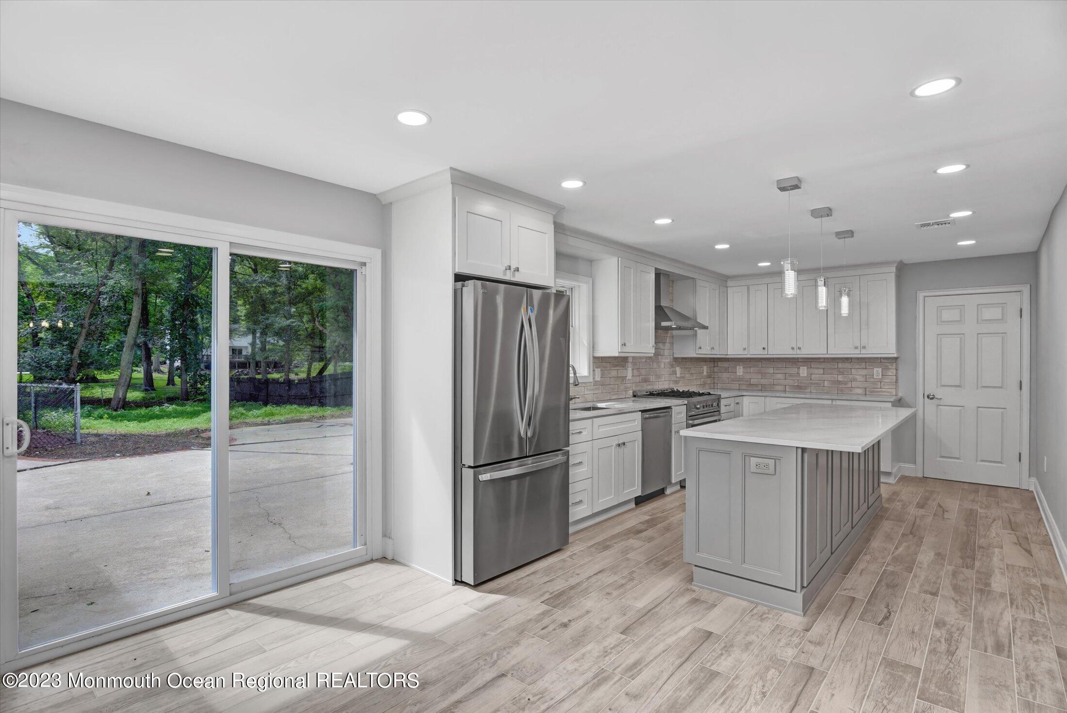 17 Canadian Woods Road Marlboro, NJ 07746 - Photo 4 of 28 08-Kitchen