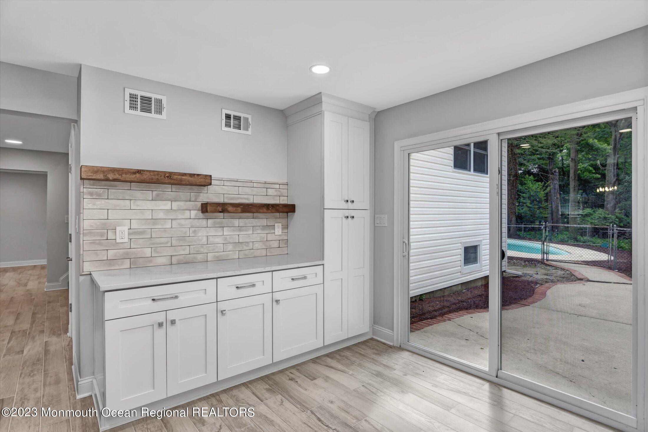 17 Canadian Woods Road Marlboro, NJ 07746 - Photo 8 of 28 12-Kitchen