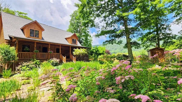 $1,495,000 | 487 Klonteska Drive, Banner Elk, NC 28604