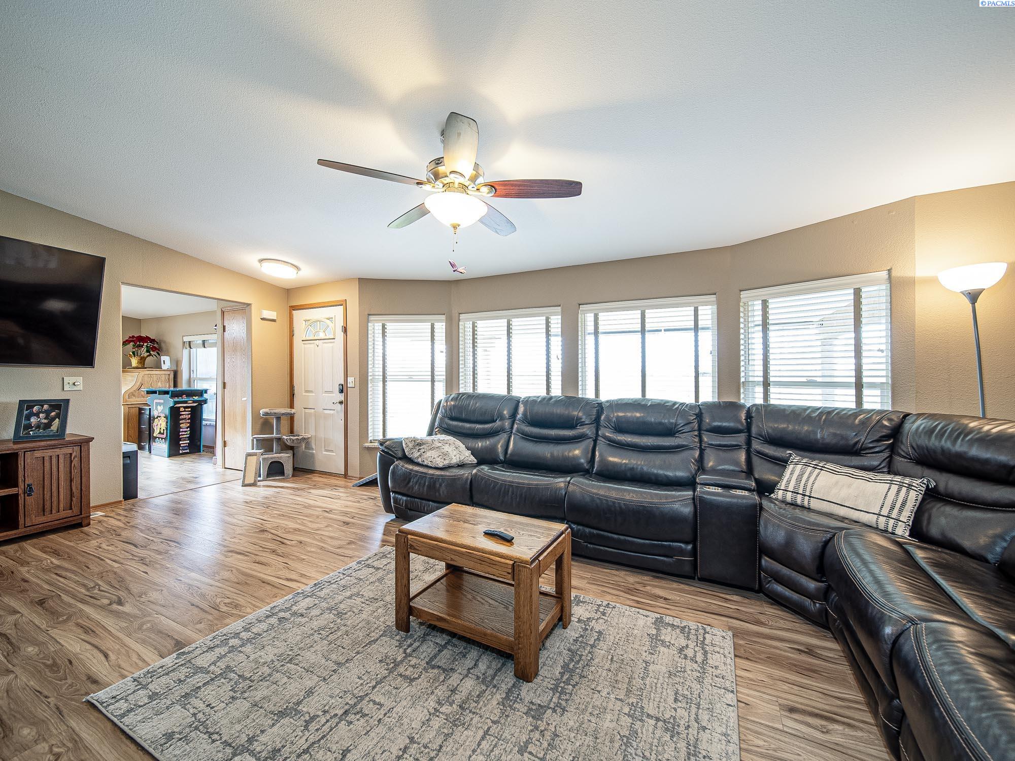 52706 North Evert Road Benton City, WA 99320 - Photo 10 of 50 Gallery Image 10