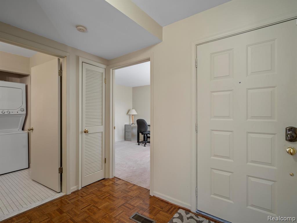 958 Wexford Way Rochester Hills, MI 48307 - Photo 7 of 23