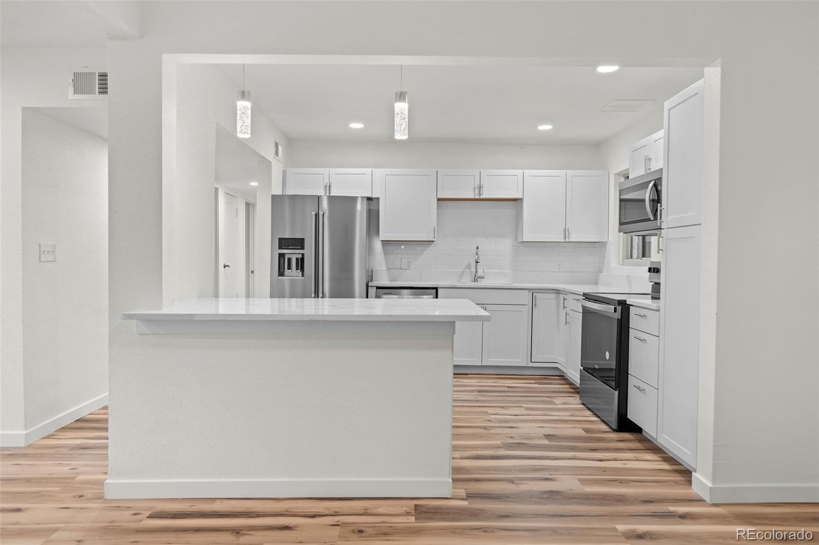 1283 Racine Street Aurora, CO 80011 - Photo 10 of 28 Gallery Image 10
