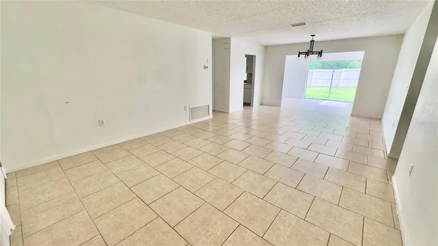 $2,000 | 15091 Southwest 35th Circle, Ocala, FL 34473