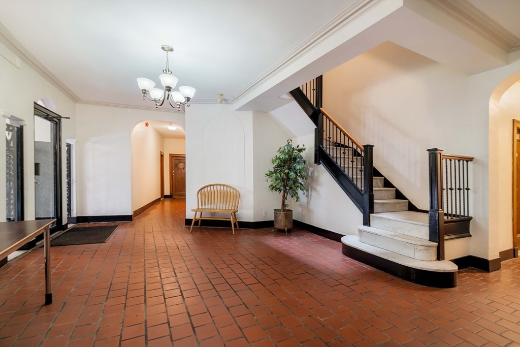 90 Kilsyth Road, Unit 31 Boston, MA 02135 - Photo 3 of 26