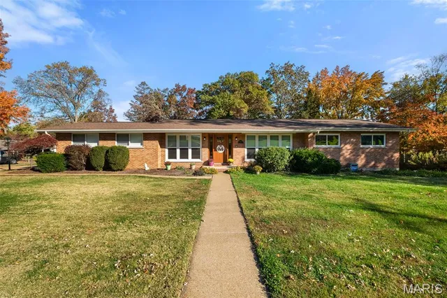 $585,000 | 1572 North Woodlawn Avenue, St. Louis, MO 63122