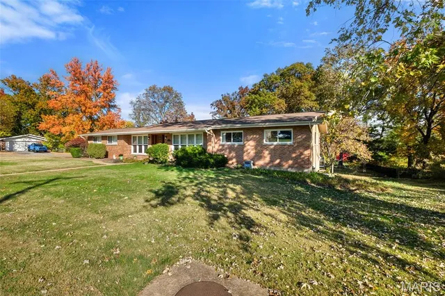 $585,000 | 1572 North Woodlawn Avenue, St. Louis, MO 63122
