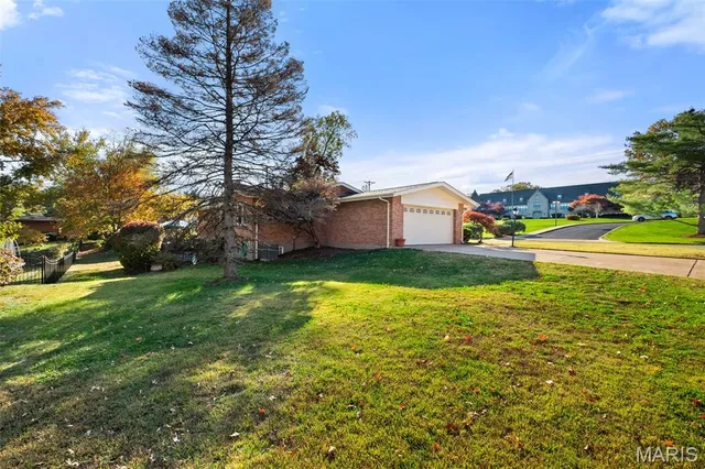 $585,000 | 1572 North Woodlawn Avenue, St. Louis, MO 63122