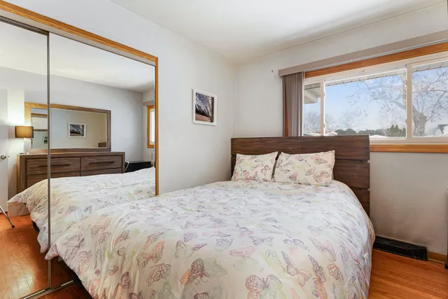 $435,000 | 11129 Martindale Drive, Westchester, IL 60154