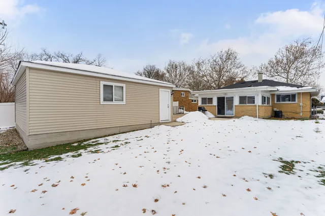 $435,000 | 11129 Martindale Drive, Westchester, IL 60154