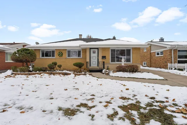 $435,000 | 11129 Martindale Drive, Westchester, IL 60154