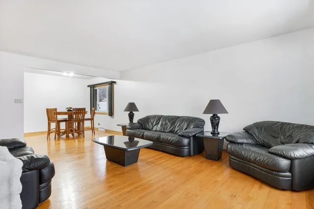 $435,000 | 11129 Martindale Drive, Westchester, IL 60154