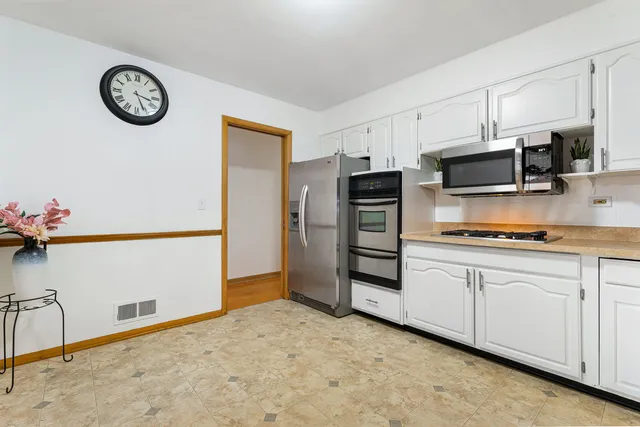 $435,000 | 11129 Martindale Drive, Westchester, IL 60154