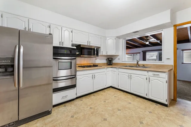 $435,000 | 11129 Martindale Drive, Westchester, IL 60154