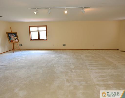 16 Pitt Road East Brunswick, NJ 08816 - Photo 13 of 20 Gallery Image 13