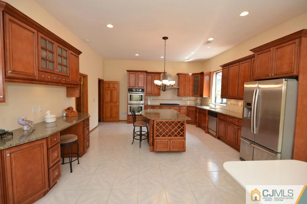 16 Pitt Road East Brunswick, NJ 08816 - Photo 4 of 20 Gallery Image 4