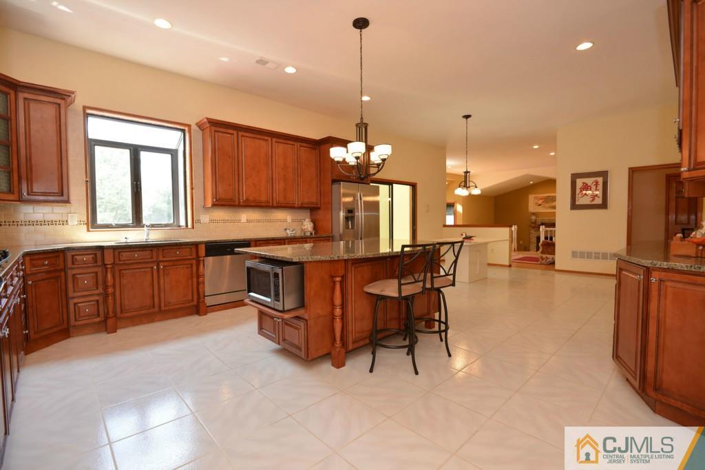 16 Pitt Road East Brunswick, NJ 08816 - Photo 5 of 20 Gallery Image 5