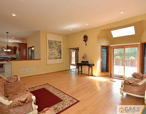 16 Pitt Road East Brunswick, NJ 08816 - Photo 9 of 20 Gallery Image 9